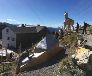 Gams und Murmeltierhöhle