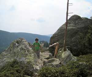 klettern durch die Felsen